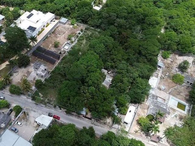 TERRENO CON CONSTRUCCIÓN EN VENTA EN XCANATÚN, YUCATÁN