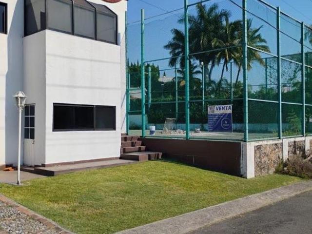 Terreno con Club Deportivo Privado | Squash VIP y Cancha Pádel, Lomas Cocoyoc