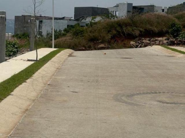 Terreno con espectacular vista en Paisajes del Tesoro