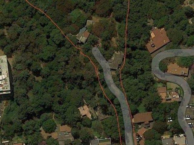 TERRENO CON EXCELENTE UBICACION Y ESPACIOS
