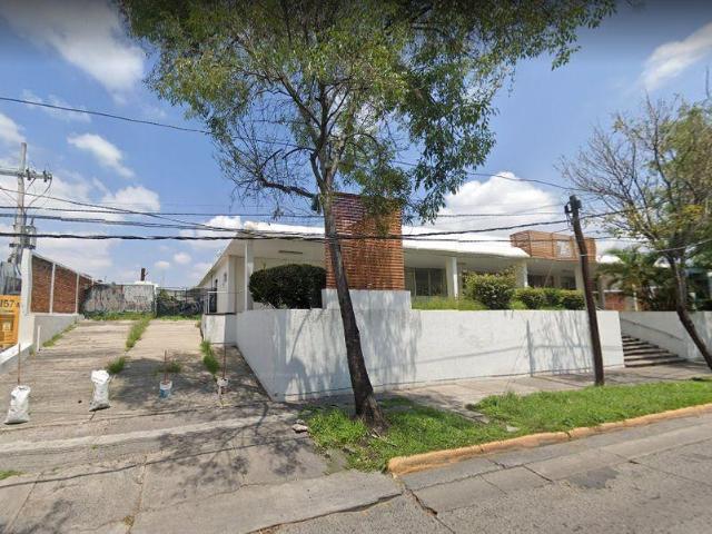 TERRENO CON LOCAL COMERCIAL EN AV ALCALDE GDL