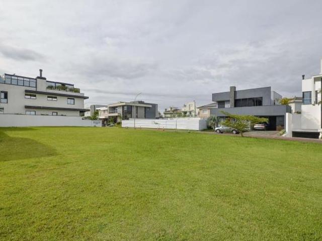Terreno Cond. Res. Boulevard Versailles