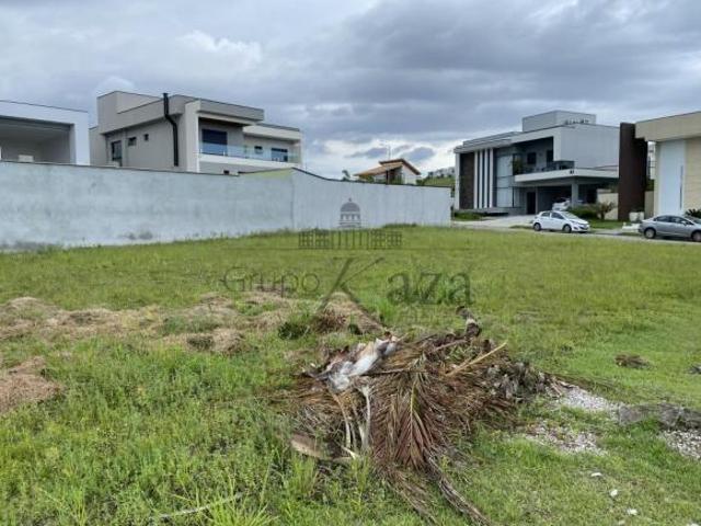 Terreno Condomínio Urbanova Residencial Colinas do Paratehy 1.364m²
