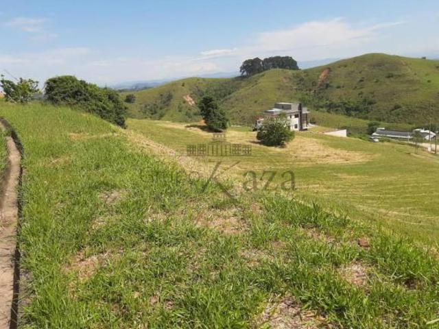 Terreno Condomínio Vale dos Lagos Jardim São Gabriel 1.843m²