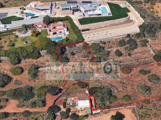 Terreno construtível com vista mar em Vale Formoso