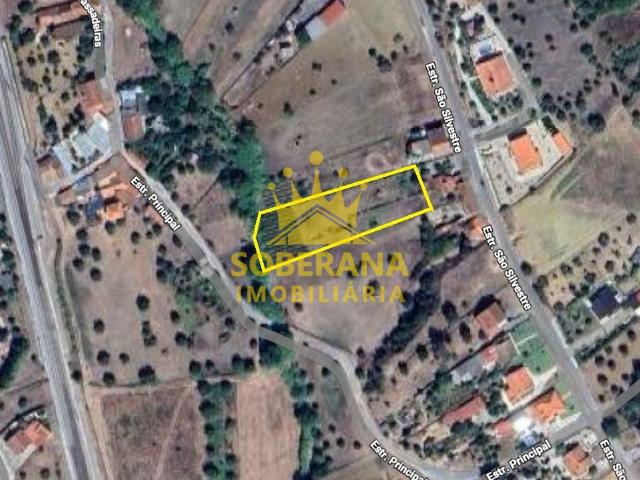 Terreno construtível para venda em Tomar