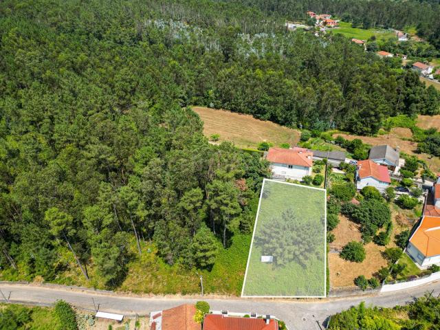Terreno Construção com 744m2 em Alheira Barcelos