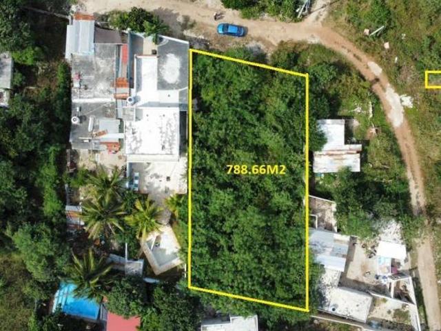 Terreno de Oportunidad en venta, a unos mts de Avenida Principal los heroes