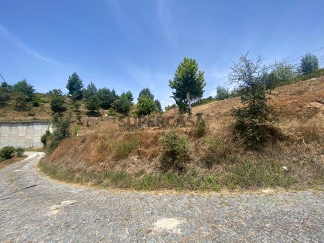 Terreno de construção com 816 m² em Silvares, Lousada