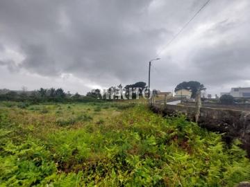 Terreno de construção com projeto aprovado para Moradia T4 com piscina em Vila Nova de Anha!