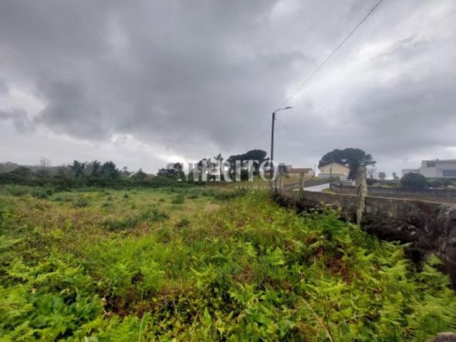 Terreno de construção com projeto aprovado para Moradia T4 com piscina em Vila Nova de Anha!