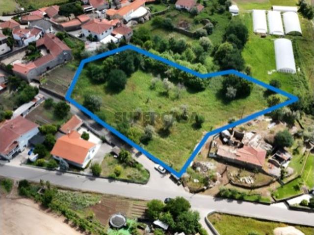 Terreno de construção em Adães Barcelos