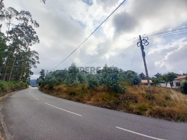 Terreno de construção em Perelhal Barcelos