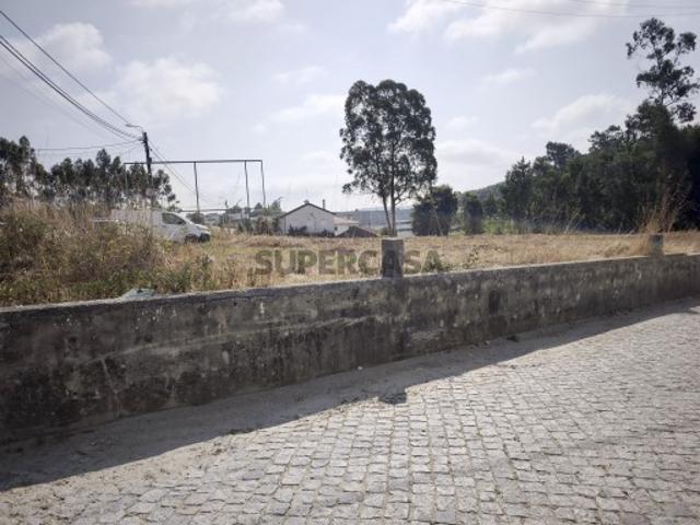 Terreno de construção junto à estrada nacional em Negreiros Barcelos