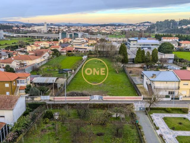 Terreno de construção no centro da Trofa