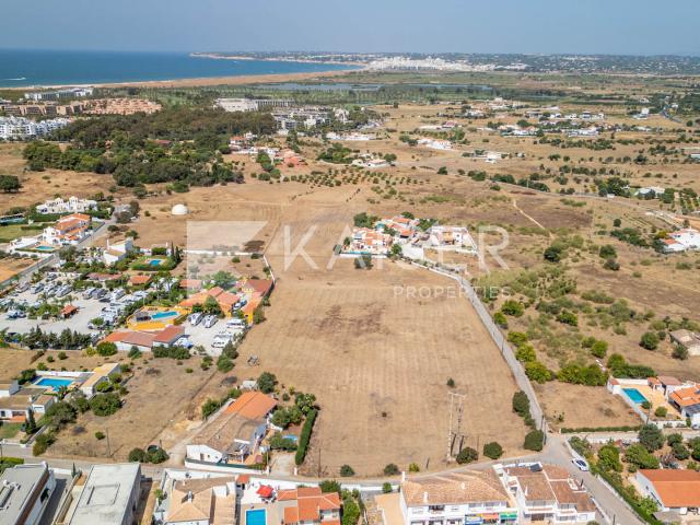 Terreno de construção próximo à praia, Salgados Golf e todas as comodidades