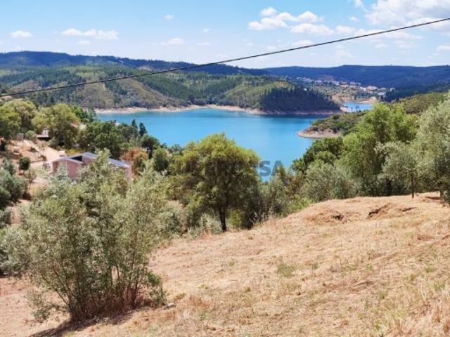 Terreno de exceção com projeto aprovado e vista panorâmica sobre o lago de Castelo de Bode Serra