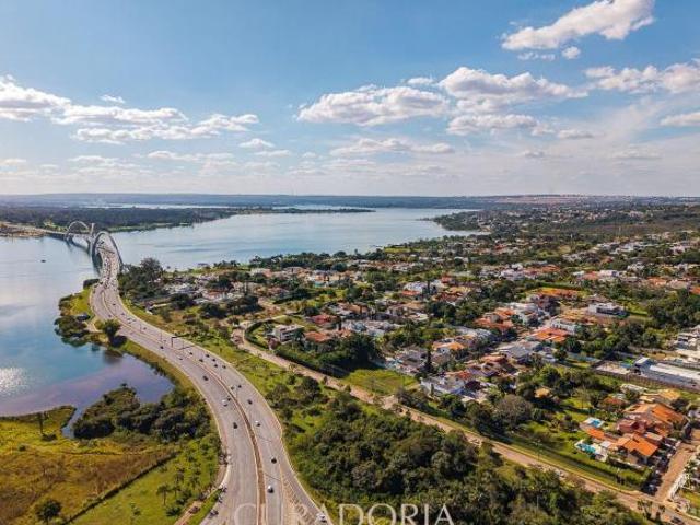Terreno de esquina 1.800 m2, vista e localização privilegiadas, quadra com segurança 24h