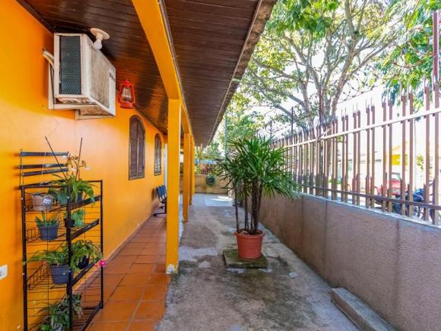 Terreno de esquina com potencial comercial!