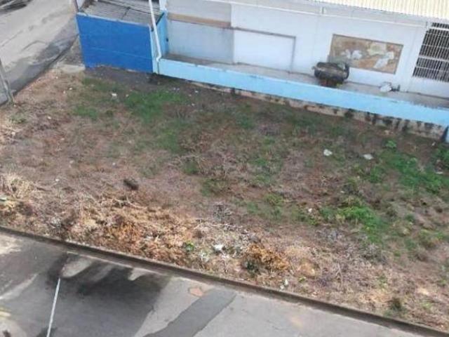 Terreno de esquina com 390 m² para venda em Santa Luiza Varginha/MG
