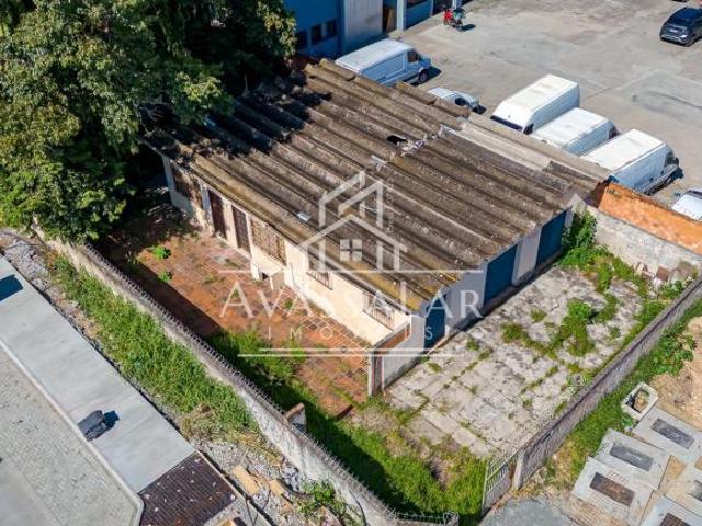 Terreno de esquina com 583,95m à venda no Hauer | Curitiba PR