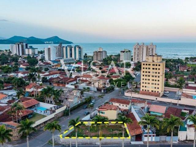 Terreno de esquina a 350 metros da Praia do Indaiá