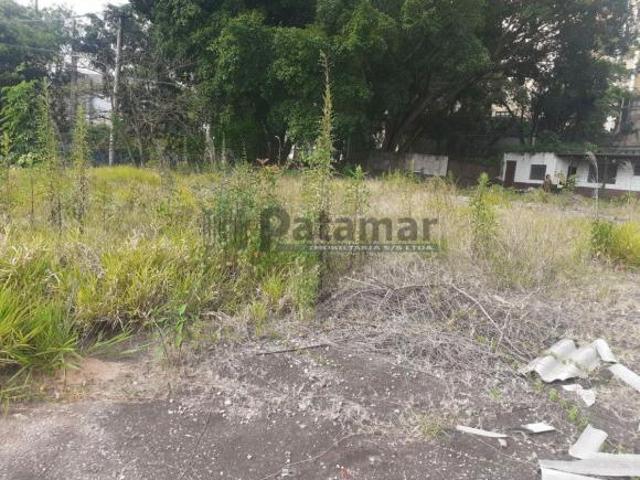 Terreno de esquina à venda no Butantã