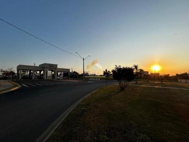 Terreno de Esquina à Venda no Condomínio Monterrey Reserva em Monte Mor