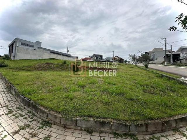 Terreno de esquina á venda no Condomínio Residencial Mantiqueira