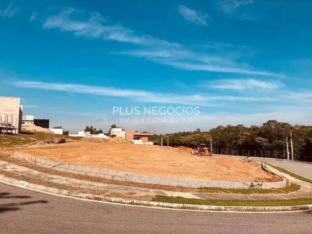 Terreno de Esquina à Venda no Residencial Helena Maria Alto Padrão Frente para o Lago no Wanel Vill