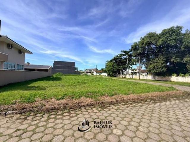 Terreno de esquina Atami