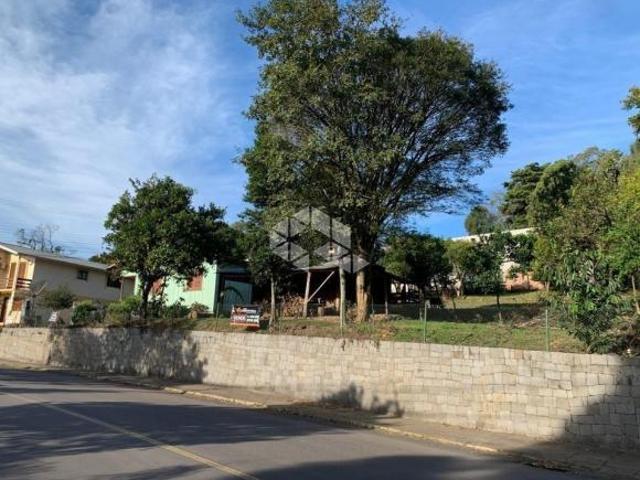 Terreno de esquina em lugar de fácil ao acesso ao centro