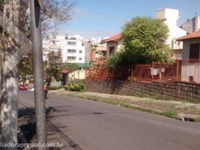 Terreno de esquina, ótimo para comercio, SOBRADOS.