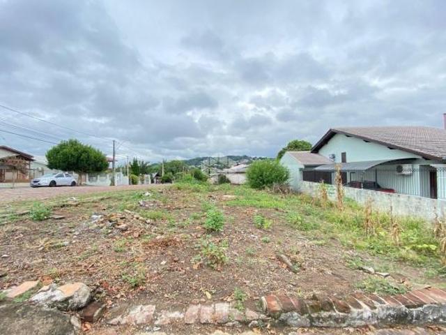 Terreno de esquina para você construir ou investir!
