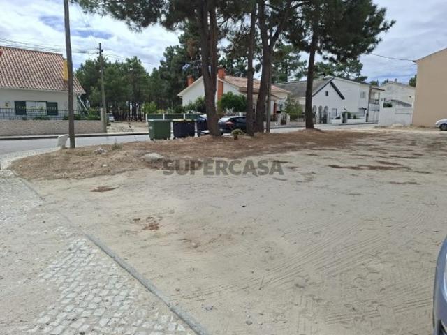 Terreno de Gaveto 310 m² com Potencial para 2 Fogos Quinta do Conde
