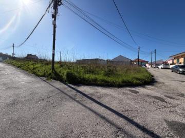 Terreno de gaveto com 224 m² no Alto de São Lourenço, Santa Iria de Azóia