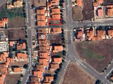 Terreno de gaveto para moradia São Pedro da Cadeira Escravilheira | 222 m²