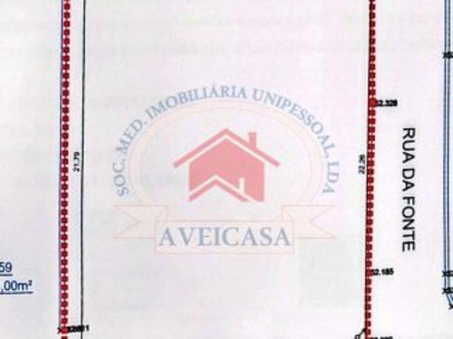 Terreno de gaveto para construção de moradia