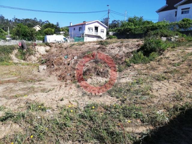 Terreno de Gaveto próximo ao Parque de Campismo da Madalena 1234MM_TER