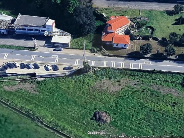 Terreno de grande dimensão com capacidade edificativa e área agrícola