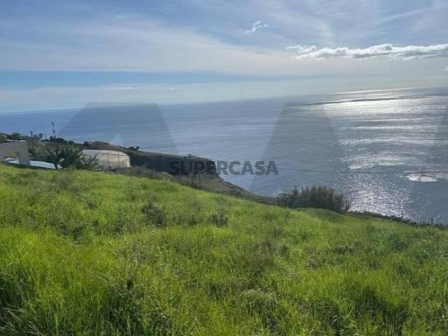 Terreno de sonho com 1001 m2 e uma vista linda mar na Calheta na Fajã Ovelha