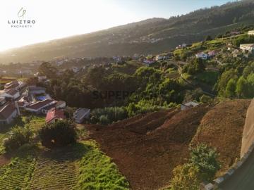 Terreno de 1620 m2 para construir na Calheta