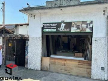 Terreno de 182m², divido em 3 casas e um salão comercial na frente, localizada no Ipiranga!