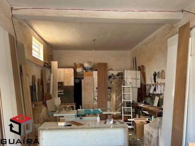 Terreno de 182m², divido em 3 casas e um salão comercial na frente, localizada no Ipiranga!