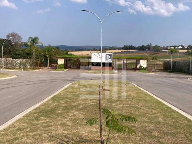 Terreno de 1000m2 em excelente localização no condomínio Up