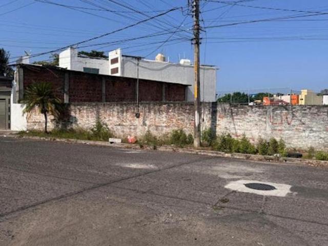Terreno de 106 m² en venta en Primero de Mayo Sur