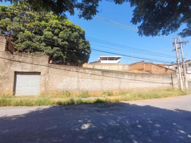 Terreno de 1070m² no bairro Goiânia AMC561