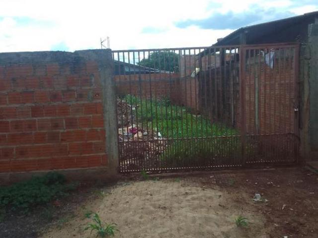 Terreno de 200 m² murado no Residencial Esplanada