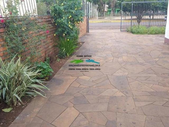 TERRENO DE 11X50 EM FRENTE DE PRAÇA E CASA ANTIGA