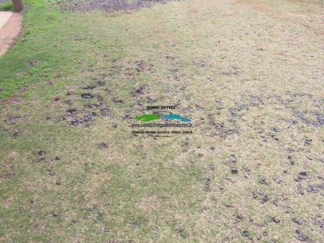 TERRENO DE 11X50 EM FRENTE DE PRAÇA E CASA ANTIGA